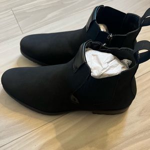 Men’s Chelsea Boot (brand new, never worn)